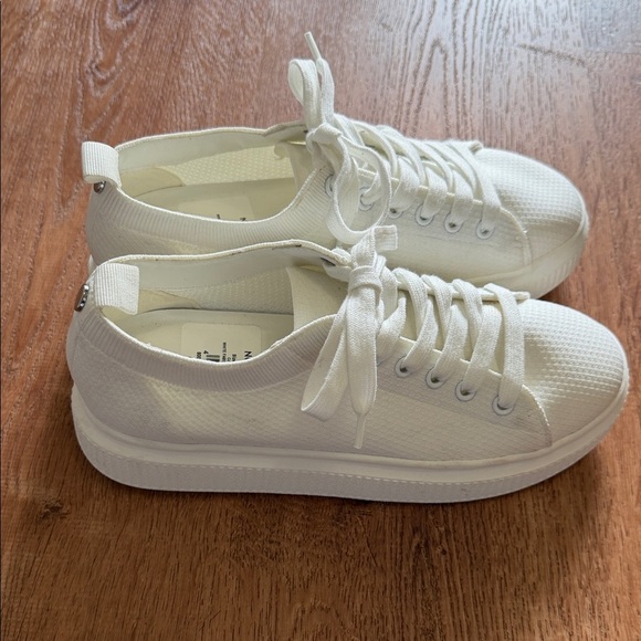 BP Women's Cream Lace-Up Sneakers - Picture 2 of 7